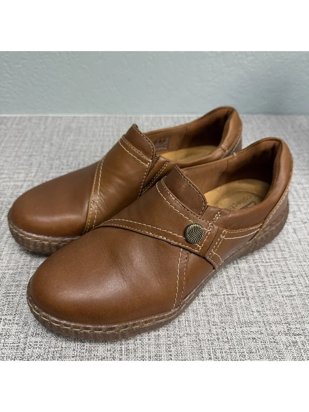 Clarks Shoes Women's Size 6.5M Brown Tan Leather Caroline Pearl Slip-Ons